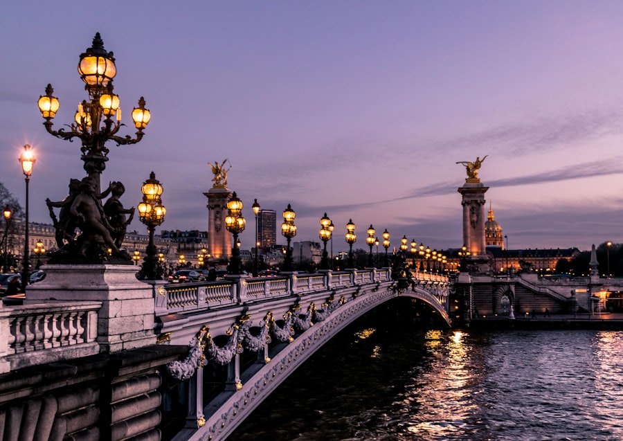 Arquitectura clásica de una ciudad europea al atardecer